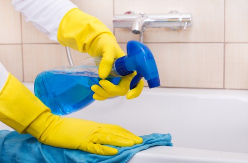 Guest-ready kitchen and bathroom cleaning in a Belgravia short-let property